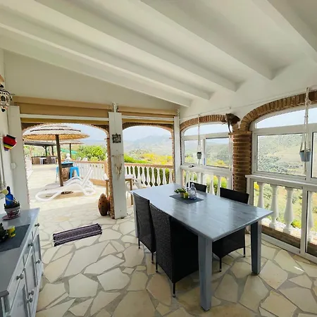 Casita Acacia Couette-café Viñuela